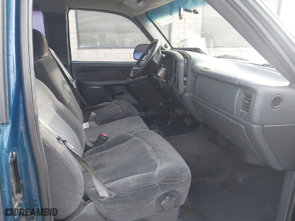 2001 Chevrolet Silverado 1500 LS with VIN 2GCEC19V811360625, listed as a IAAI auction lot 41733223 with 275,968 mi miles. Bid and sale history available at carsss.com. Image 5.
