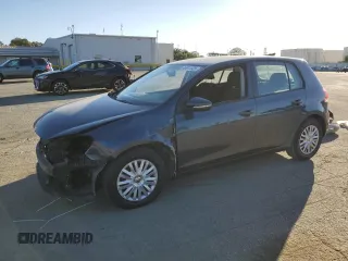 2013 Volkswagen Golf w/Conv & Sunroof z VIN WVWDB7AJ3DW024761, wystawiony jako Copart lot #46911325 z przebiegiem 88 262 mil mil oraz Szkoda całkowita • Salvage title. Historia ofert i sprzedaży dostępna na DreamBid. Obrazek 1.