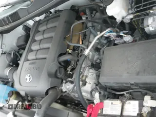 2019 Toyota Tundra SR z VIN 5TFRY5F19KX245581, wystawiony jako IAAI lot #41204371 z przebiegiem 82 784 mil mil oraz . Historia ofert i sprzedaży dostępna na DreamBid. Obrazek 19.