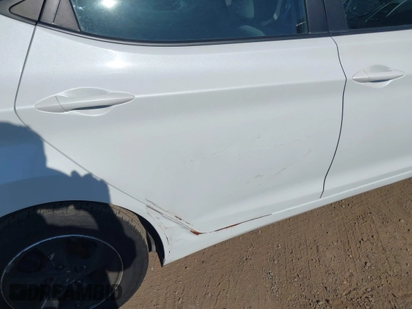 2015 Hyundai Elantra SE z VIN 5NPDH4AE8FH651884, wystawiony jako IAAI lot #42328121 z przebiegiem 128 520 mil mil oraz . Historia ofert i sprzedaży dostępna na DreamBid. Obrazek 6.