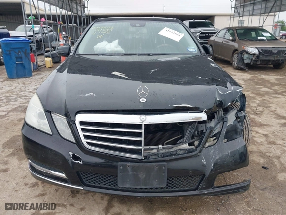 2012 Mercedes-Benz E-Class E 350 Luxury with VIN WDDHF5KB2CA551385, listed as a IAAI auction lot 41922064 with 281,962 mi miles. Bid and sale history available at carsss.com. Image 13.
