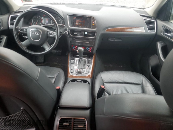 2010 Audi Q5 Premium Plus z VIN WA1LKAFP9AA062052, wystawiony jako Copart lot #56787055 z przebiegiem 122 925 mil mil oraz Czysty tytuł • Clean title. Historia ofert i sprzedaży dostępna na DreamBid. Obrazek 8.