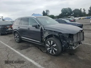 2023 Volvo XC90 Ultimate Bright Theme with VIN YV4H60CA1P1946339, listed as a Copart auction lot 62216265 with 28,977 mi miles and Salvage title. Bid and sale history available at DreamBid. Image 4.