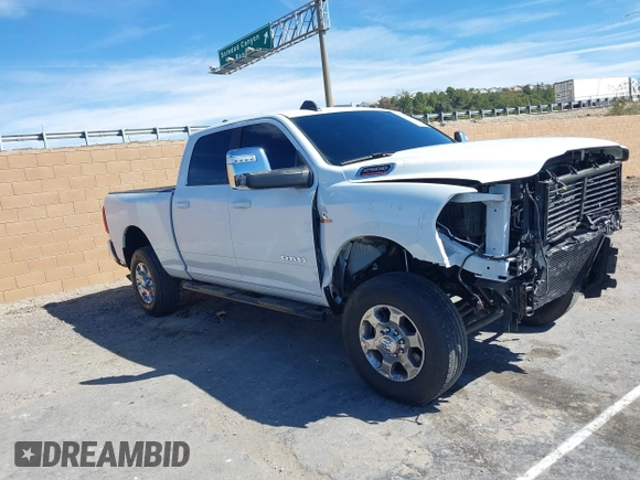 2024 Ram 2500 Laramie z VIN 3C6UR5FL2RG267971, wystawiony jako IAAI lot #41707239 z przebiegiem 22 898 mil mil oraz . Historia ofert i sprzedaży dostępna na DreamBid. Obrazek 1.