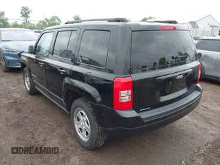 2017 Jeep Patriot Sport z VIN 1C4NJPBA2HD149046, wystawiony jako IAAI lot #42352239 z przebiegiem 146 116 mil mil oraz . Historia ofert i sprzedaży dostępna na DreamBid. Obrazek 3.