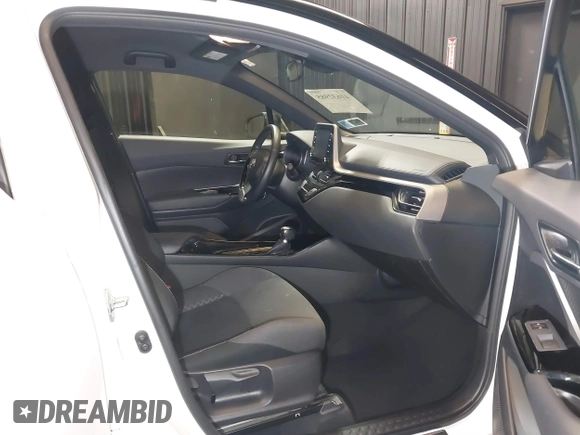 2022 Toyota C-HR XLE with VIN JTNKHMBX8N1136201, listed as a IAAI auction lot 41632985 with 16,278 mi miles. Bid and sale history available at carsss.com. Image 5.