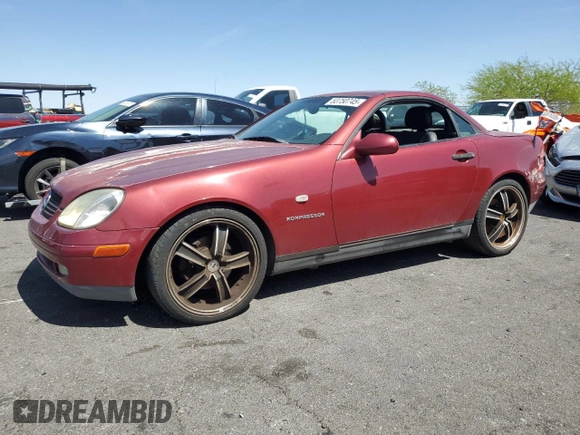 2000 Mercedes-Benz SLK-Class Kompressor with VIN WDBKK47F1YF165941, listed as a Copart auction lot 53750745 with 131,257 mi miles and Clean Title. Bid and sale history available at carsss.com. Image 1.