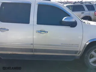 2011 Chevrolet Avalanche LTZ with VIN 3GNTKGE38BG349917, listed as a IAAI auction lot 41209473 with 210,616 mi miles. Bid and sale history available at carsss.com. Image 13.
