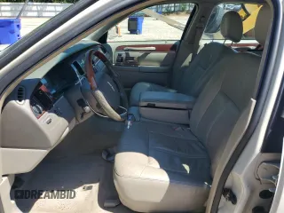 2005 Lincoln Town Car Signature Limited z VIN 1LNHM82W25Y637483, wystawiony jako Copart lot #55955475 z przebiegiem 1 346 114 mil mil oraz Czysty tytuł • Clean title. Historia ofert i sprzedaży dostępna na DreamBid. Obrazek 7.