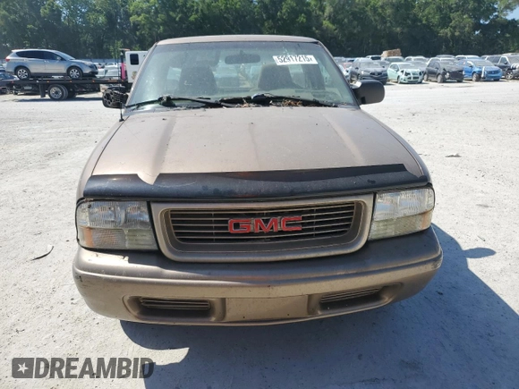 2002 GMC Sonoma SL with VIN 1GTCS145728187132, listed as a Copart auction lot 52917215 with 169,921 mi miles and Clean Title. Bid and sale history available at carsss.com. Image 5.