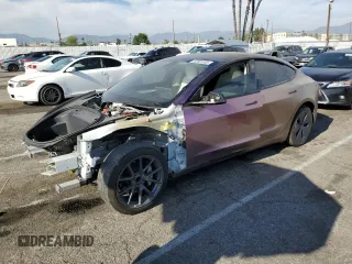 2023 Tesla Model 3 z VIN 5YJ3E1EA0PF551630, wystawiony jako Copart lot #52561835 z przebiegiem 53 660 mil mil oraz Szkoda całkowita • Salvage title. Historia ofert i sprzedaży dostępna na DreamBid. Obrazek 1.