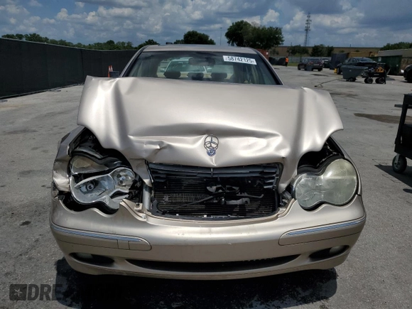 2002 Mercedes-Benz C 230/260/280/320 с VIN WDBRF61J32F155270, выставлен на аукционе Copart как лот 58742125 с пробегом 148 035 миль миль и Списание • Salvage title. История ставок и продаж доступна на DreamBid. Изображение 5.
