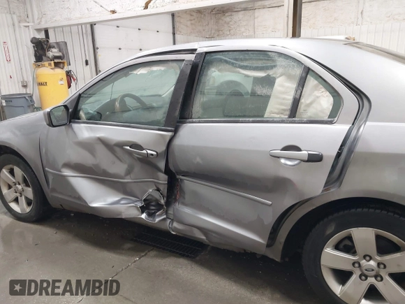 2007 Ford Fusion SE with VIN 3FAHP01147R225172, listed as a IAAI auction lot 41046047 with 188,076 mi miles. Bid and sale history available at carsss.com. Image 6.