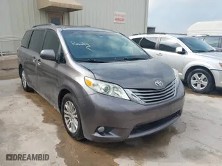 2016 Toyota Sienna XLE with VIN 5TDYK3DC6GS691853, listed as a IAAI auction lot 42058866 with 158,073 mi miles. Bid and sale history available at carsss.com. Image 1.