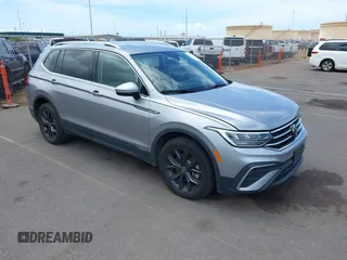 2024 Volkswagen Tiguan SE z VIN 3VV3B7AX3RM049944, wystawiony jako IAAI lot #42774529 z przebiegiem 25 362 mil mil oraz . Historia ofert i sprzedaży dostępna na DreamBid. Obrazek 1.