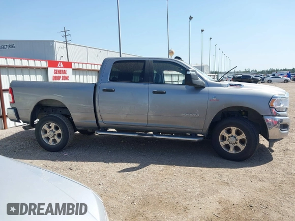 2024 Ram 2500 Big Horn z VIN 3C6UR5DL3RG153710, wystawiony jako IAAI lot #41858085 z przebiegiem 36 985 mil mil oraz . Historia ofert i sprzedaży dostępna na DreamBid. Obrazek 13.