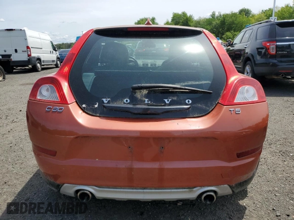 2012 Volvo C30 z VIN YV1672MK8C2278015, wystawiony jako Copart lot #58327835 z przebiegiem Nie podano mil oraz Tytuł czysty. Historia ofert i sprzedaży dostępna na DreamBid. Obrazek 6.