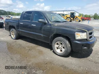 2008 Dodge Dakota SLT z VIN 1D7HW48NX8S626721, wystawiony jako Copart lot #52862855 z przebiegiem 159 605 mil mil oraz Czysty tytuł • Clean title. Historia ofert i sprzedaży dostępna na DreamBid. Obrazek 4.