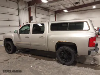 2007 Chevrolet Silverado 1500 LT w/1LT with VIN 3GCEK13307G545178, listed as a IAAI auction lot 41364329 with 241,256 mi miles. Bid and sale history available at carsss.com. Image 14.