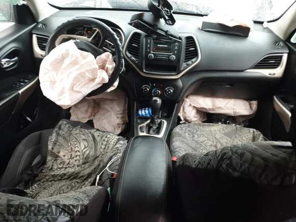 2018 Jeep Cherokee Latitude with VIN 1C4PJLCB9JD595676, listed as a Copart auction lot 54089255 with 103,033 mi miles and Salvage title. Bid and sale history available at DreamBid. Image 8.