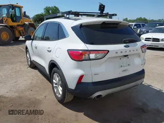 2020 Ford Escape SE с VIN 1FMCU0G64LUB74027, выставлен на аукционе IAAI как лот 42016483 с пробегом 131 672 миль миль и . История ставок и продаж доступна на DreamBid. Изображение 3.