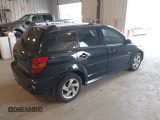 2008 Pontiac Vibe z VIN 5Y2SL65838Z413457, wystawiony jako IAAI lot #42375318 z przebiegiem 231 759 mil mil oraz . Historia ofert i sprzedaży dostępna na DreamBid. Obrazek 4.