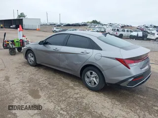 2025 Hyundai Elantra SE z VIN KMHLL4DG3SU860243, wystawiony jako IAAI lot #41899929 z przebiegiem 26 162 mil mil oraz . Historia ofert i sprzedaży dostępna na DreamBid. Obrazek 3.