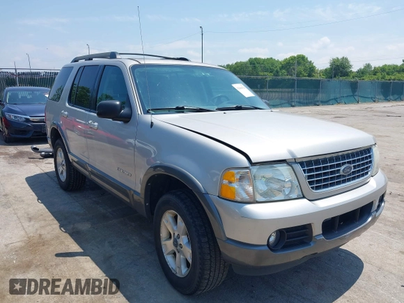 2005 Ford Explorer XLT z VIN 1FMZU73K95UB79894, wystawiony jako IAAI lot #42664316 z przebiegiem 245 233 mil mil oraz . Historia ofert i sprzedaży dostępna na DreamBid. Obrazek 1.