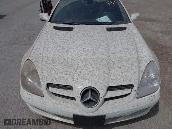 2006 Mercedes-Benz SLK 350 with VIN WDBWK56FX6F080862, listed as a IAAI auction lot 42153239 with 180,624 mi miles and . Bid and sale history available at DreamBid. Image 6.