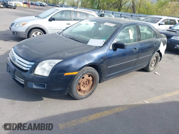 2008 Ford Fusion S with VIN 3FAHP06ZX8R270083, listed as a IAAI auction lot 42086056 with 174,031 mi miles. Bid and sale history available at carsss.com. Image 2.