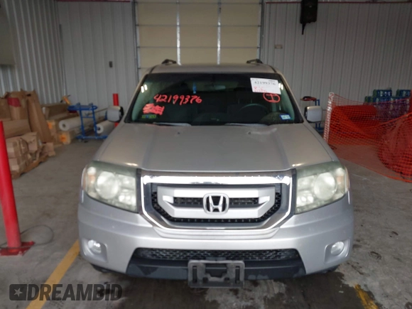2011 Honda Pilot EX with VIN 5FNYF3H44BB022324, listed as a IAAI auction lot 42199376 with 277,735 mi miles and . Bid and sale history available at carsss.com. Image 6.