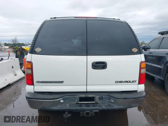 2001 Chevrolet Suburban LS with VIN 3GNEC16T21G209183, listed as a IAAI auction lot 41503236 with 216,462 mi miles. Bid and sale history available at carsss.com. Image 16.
