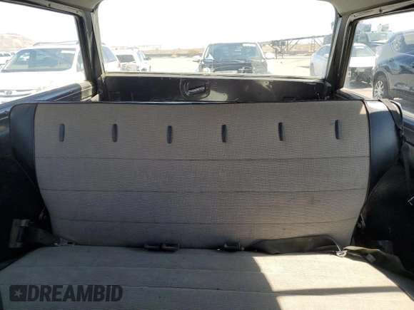 1976 Jeep Grand Wagoneer с VIN J6A15MZ101311, выставлен на аукционе Copart как лот 72651174 с пробегом 21 074 миль миль и Списание • Salvage title. История ставок и продаж доступна на DreamBid. Изображение 10.