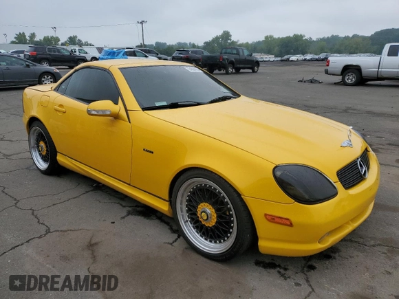 2001 Mercedes-Benz SLK-Class Kompressor with VIN WDBKK49F61F184147, listed as a Copart auction lot 64860084 with 0 mi miles and Salvage Title. Bid and sale history available at carsss.com. Image 4.