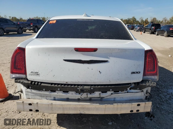 2022 Chrysler 300 Touring L with VIN 2C3CCADG1NH163135, listed as a Copart auction lot 84762584 with 40,688 mi miles and Salvage Title. Bid and sale history available at carsss.com. Image 6.