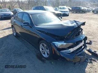 2016 BMW 3 Series 328i xDrive z VIN WBA8E3C57GK503131, wystawiony jako IAAI lot #42010423 z przebiegiem 71 844 mil mil oraz . Historia ofert i sprzedaży dostępna na DreamBid. Obrazek 1.