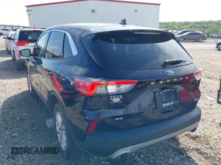 2021 Ford Escape SE z VIN 1FMCU9G67MUA39792, wystawiony jako IAAI lot #42091121 z przebiegiem 135 920 mil mil oraz . Historia ofert i sprzedaży dostępna na DreamBid. Obrazek 3.