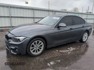 2017 BMW 3 Series 320i xDrive z VIN WBA8E5G32HNU43814, wystawiony jako Copart lot #52999925 z przebiegiem 88 460 mil mil oraz Szkoda całkowita • Salvage title. Historia ofert i sprzedaży dostępna na DreamBid. Obrazek 1.