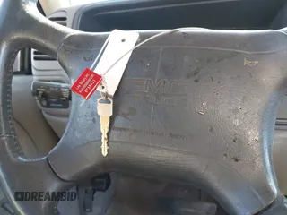 1997 GMC Suburban z VIN 1GKEC16RXVJ703491, wystawiony jako IAAI lot #41219414 z przebiegiem 362 551 mil mil oraz . Historia ofert i sprzedaży dostępna na DreamBid. Obrazek 11.