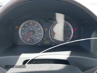 2007 Volvo S40 2.4L с VIN YV1MS382972274373, выставлен на аукционе IAAI как лот 42249535 с пробегом 142 907 миль миль и . История ставок и продаж доступна на DreamBid. Изображение 7.