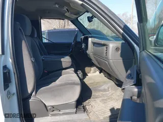 2004 GMC Sierra 1500 SLT with VIN 2GTEK19T741248095, listed as a IAAI auction lot 41777742 with 142,612 mi miles. Bid and sale history available at carsss.com. Image 5.