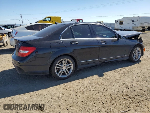 2014 Mercedes-Benz C 300 Sport z VIN WDDGF8AB2EA951478, wystawiony jako Copart lot #56416245 z przebiegiem 71 909 mil mil oraz Szkoda całkowita • Salvage title. Historia ofert i sprzedaży dostępna na DreamBid. Obrazek 3.