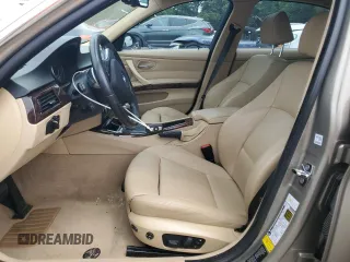 2008 BMW 3 Series 335xi z VIN WBAVD53528A285513, wystawiony jako Copart lot #57087105 z przebiegiem 104 433 mil mil oraz Szkoda całkowita • Salvage title. Historia ofert i sprzedaży dostępna na DreamBid. Obrazek 7.