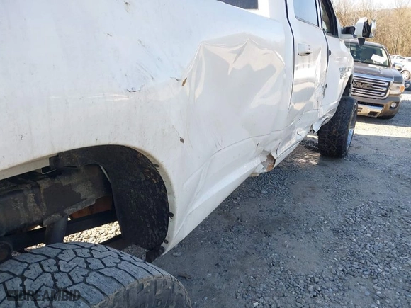 2018 Ram 2500 Tradesman with VIN 3C6UR5HJ0JG216906, listed as a IAAI auction lot 41409441 with 122,401 mi miles. Bid and sale history available at carsss.com. Image 17.