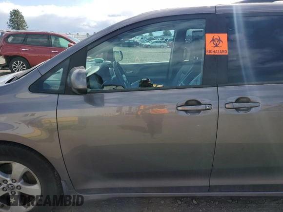 2019 Toyota Sienna LE Auto Access Seat with VIN 5TDKZ3DC8KS007735, listed as a Copart auction lot 51834795 with Not Provided miles and Salvage Title. Bid and sale history available at DreamBid. Image 7.