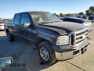 2005 Ford Super Duty F-250 XL with VIN 1FTSW20525EA80684, listed as a Copart auction lot 89100935 with 0 mi miles and Salvage Title. Bid and sale history available at carsss.com. Image 4.