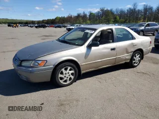 1997 Toyota Camry LE z VIN 4T1BG22K1VU820274, wystawiony jako Copart lot #57212405 z przebiegiem 190 619 mil mil oraz Czysty tytuł • Clean title. Historia ofert i sprzedaży dostępna na DreamBid. Obrazek 1.