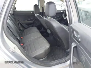 2024 Volkswagen Jetta SE z VIN 3VW7M7BU9RM012652, wystawiony jako IAAI lot #41911472 z przebiegiem 47 151 mil mil oraz . Historia ofert i sprzedaży dostępna na DreamBid. Obrazek 8.