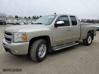 2009 Chevrolet Silverado 1500 LT with VIN 1GCEK29029Z262982, listed as a Copart auction lot 49614275 with 105,765 mi miles and Salvage Title. Bid and sale history available at carsss.com. Image 1.