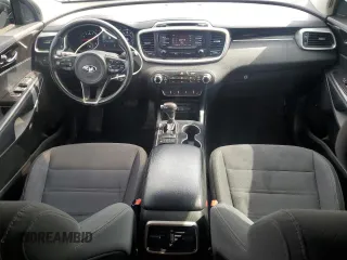 2016 Kia Sorento LX z VIN 5XYPGDA33GG148884, wystawiony jako Copart lot #55864485 z przebiegiem 129 331 mil mil oraz Szkoda całkowita • Salvage title. Historia ofert i sprzedaży dostępna na DreamBid. Obrazek 8.